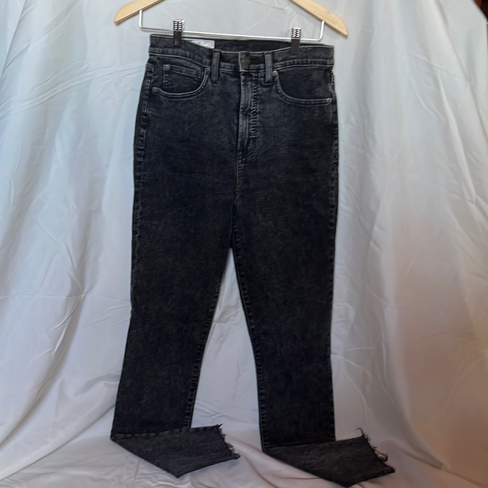 Never worn Gap Black slim jeans!